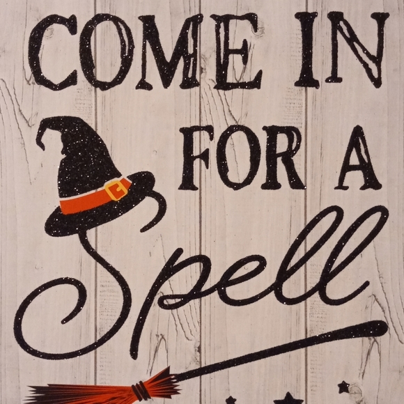 Wooden "Come In For A Spell" Witch Halloween Sign - Picture 3 of 5